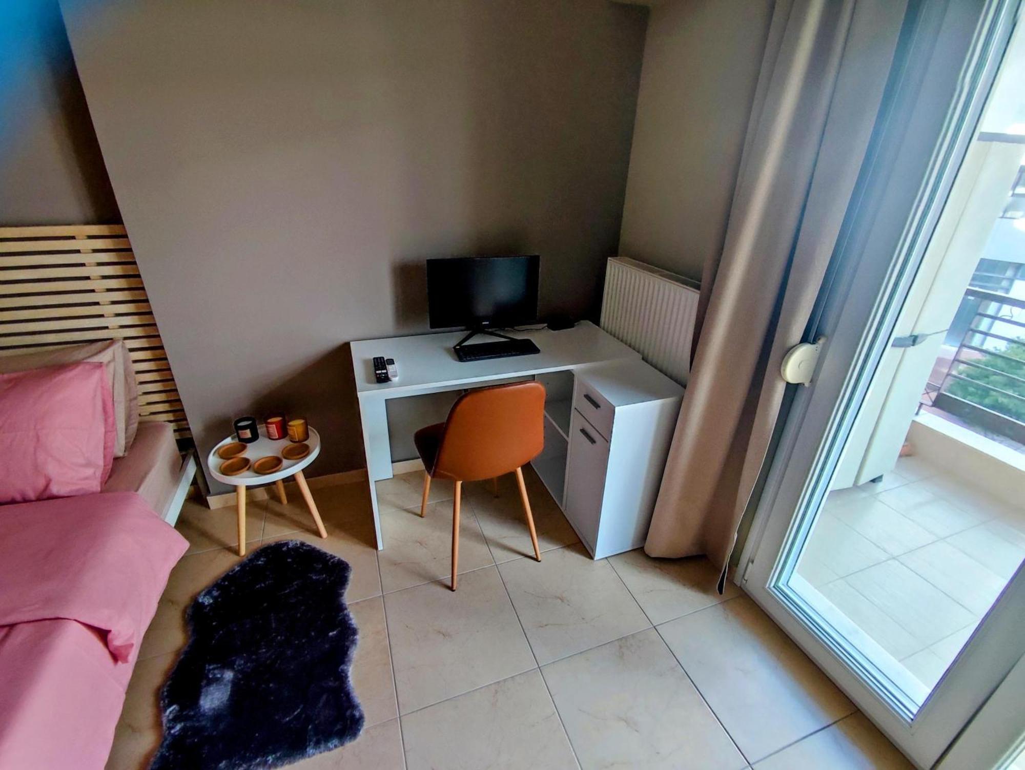 Cozy Apt! Friends & Family - Private Paid Parking Thessaloniki Exterior photo